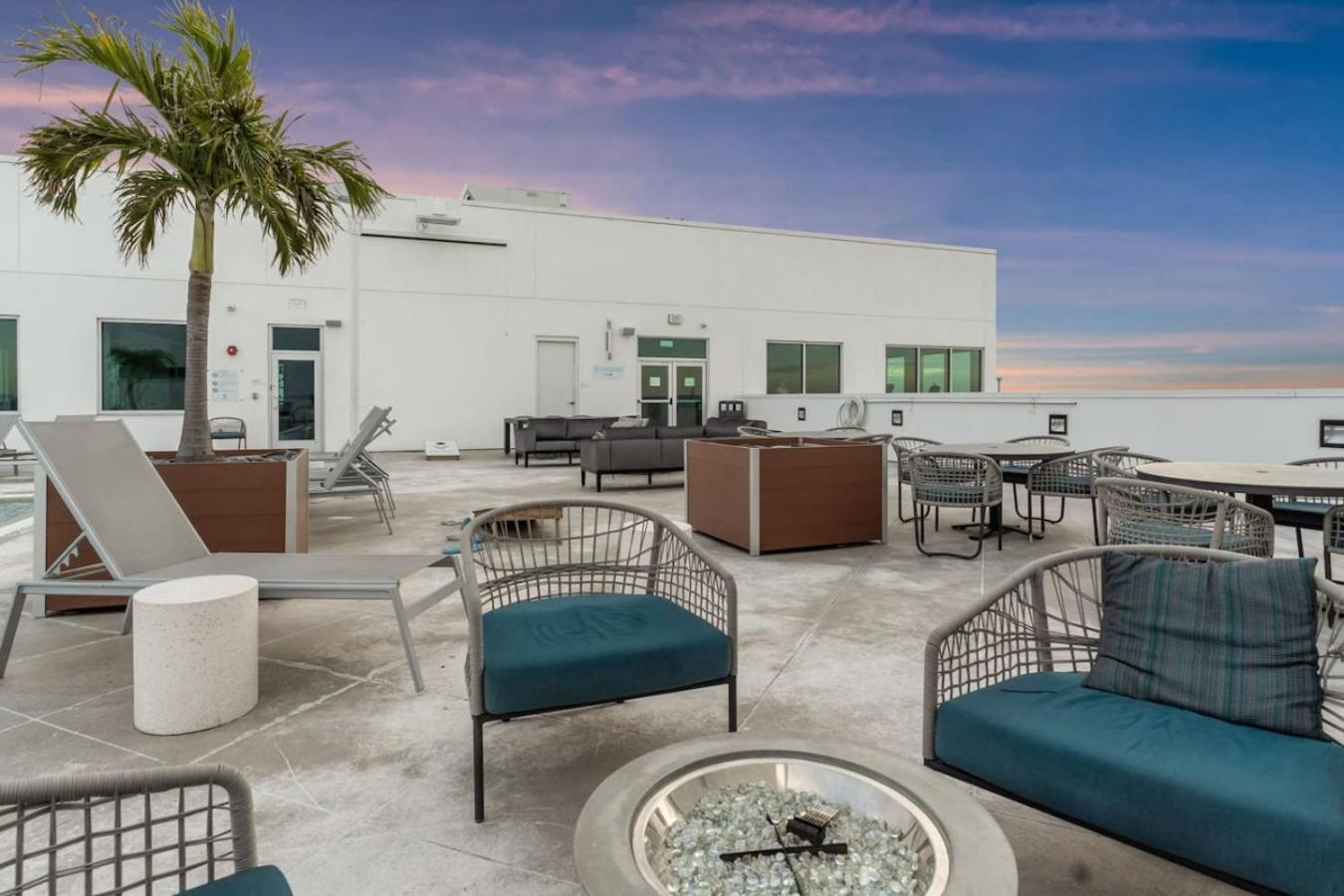 Modern 2 Bed Getaway Steps From Tropicana Field St. Petersburg Exterior foto