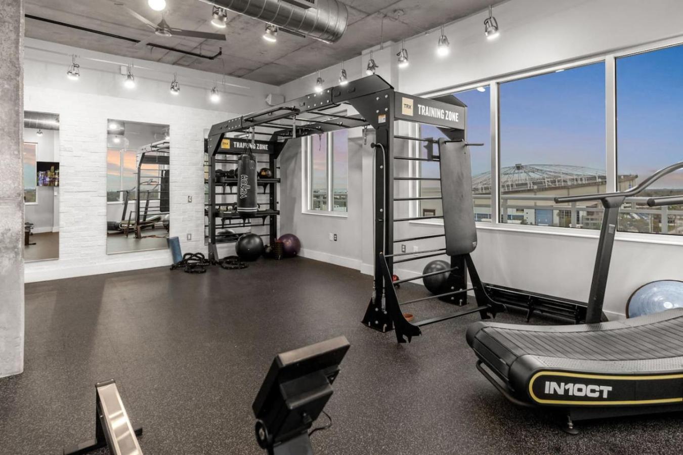 Modern 2 Bed Getaway Steps From Tropicana Field St. Petersburg Exterior foto