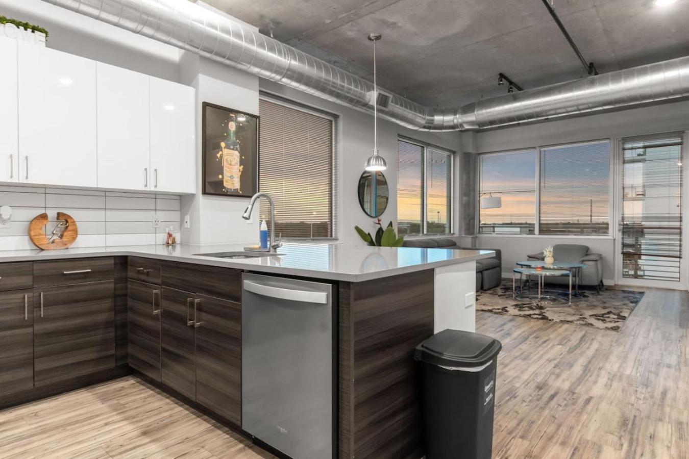 Modern 2 Bed Getaway Steps From Tropicana Field St. Petersburg Exterior foto