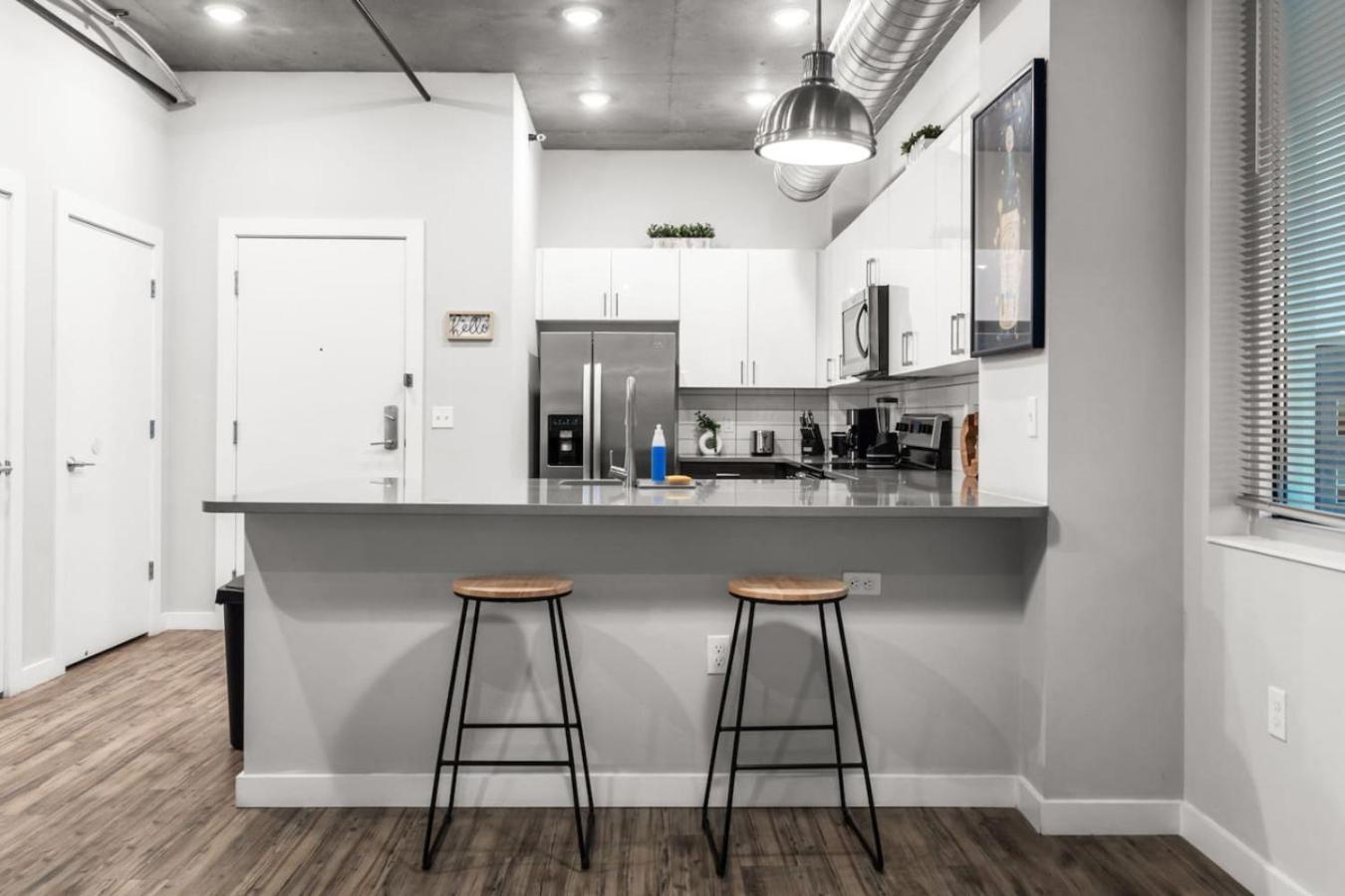 Modern 2 Bed Getaway Steps From Tropicana Field St. Petersburg Exterior foto