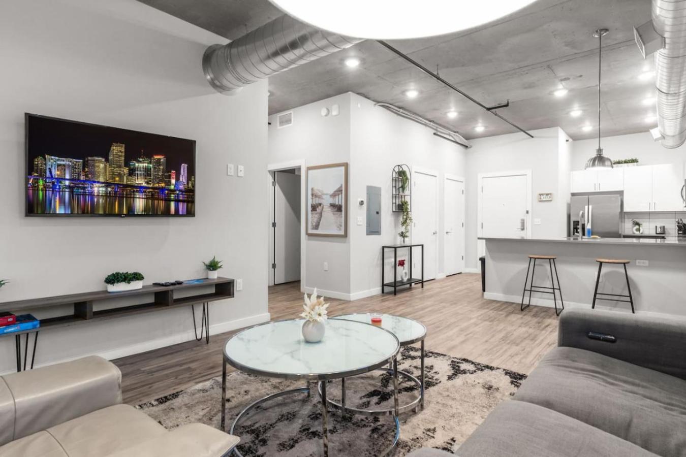 Modern 2 Bed Getaway Steps From Tropicana Field St. Petersburg Exterior foto